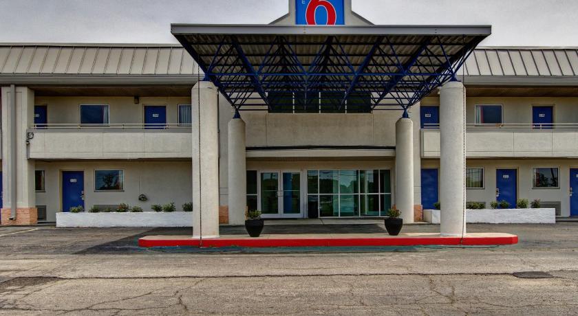 Motel 6-North Ridgeville, OH - Cleveland Intl Airport - N Ridgeville