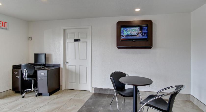 Motel 6-North Ridgeville, OH - Cleveland Intl Airport - N Ridgeville