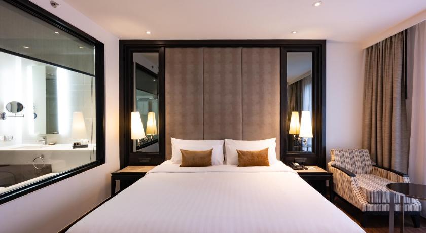 Image of Executive King Room - Club Lounge Access Included 3