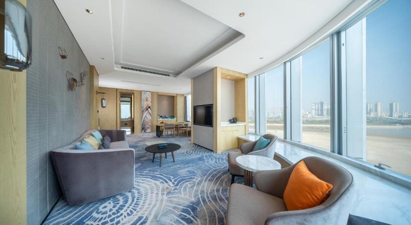 Image of Two Bedroom Suite, Club lounge access, 2 Bedroom Larger Suite, River view 3