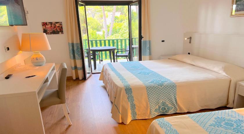 Image of Triple Room with Balcony 6