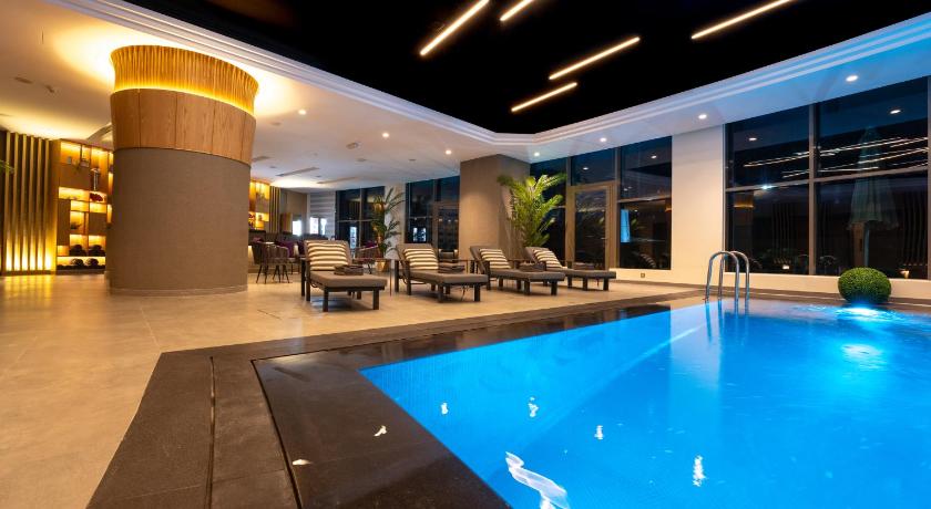 Kuwait Grand Hotel - image 14