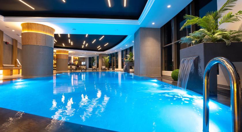 Kuwait Grand Hotel - image 13