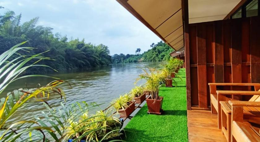 Image of Deluxe River View Raft 16