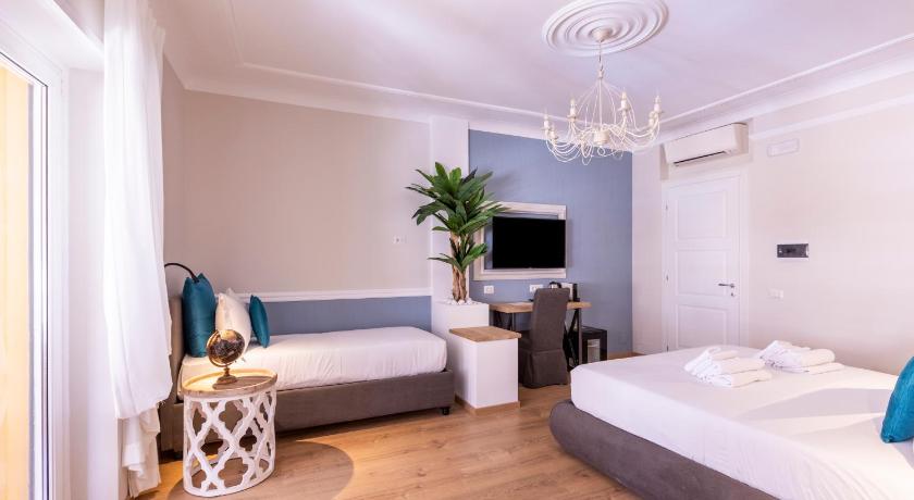 ローマ Trastevere Paper Suites 4つ星 ホテル プール