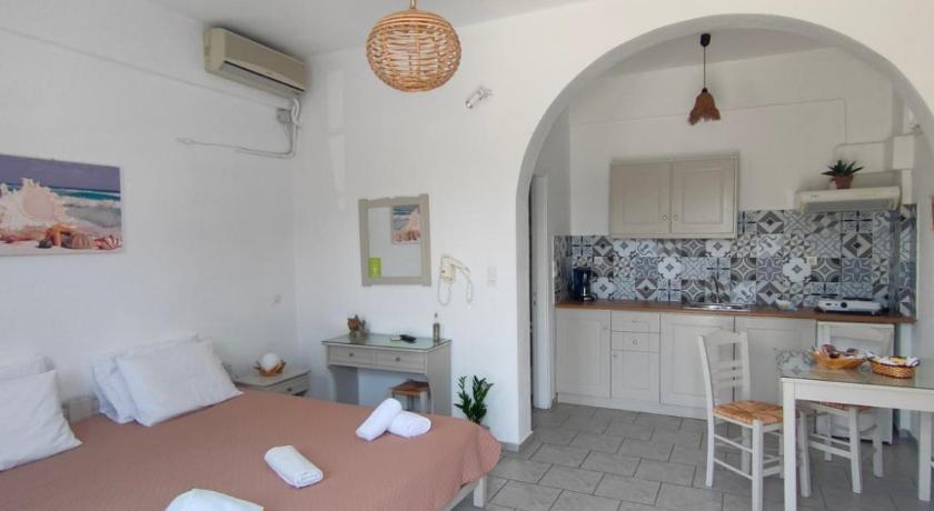 Maganas Hotel photo