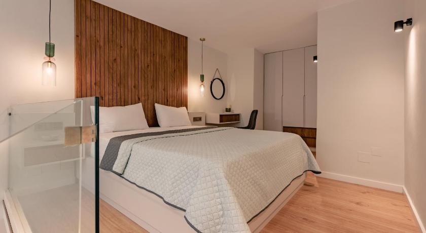 Apollo Luxury Suites