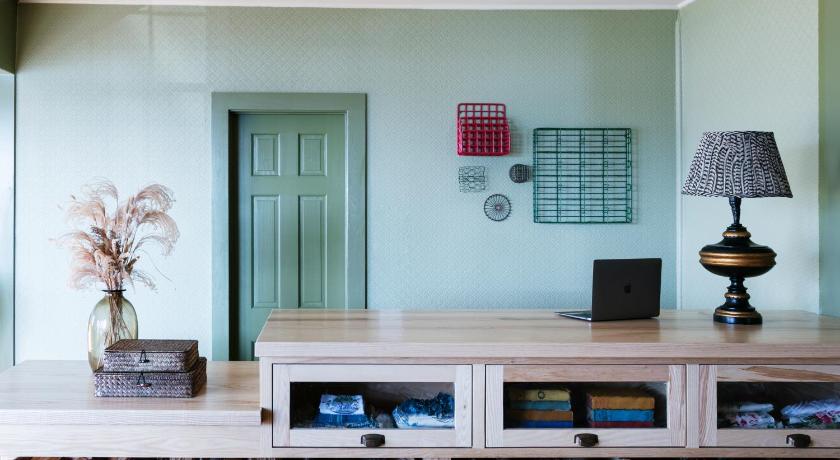 Bluebird Ocean Point Inn photo