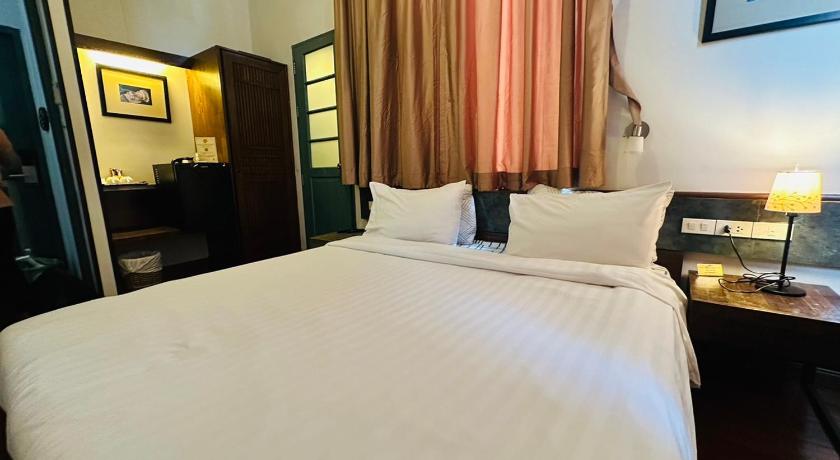 Bangkok Chetuphon Gate 3-Star Hotel exterior