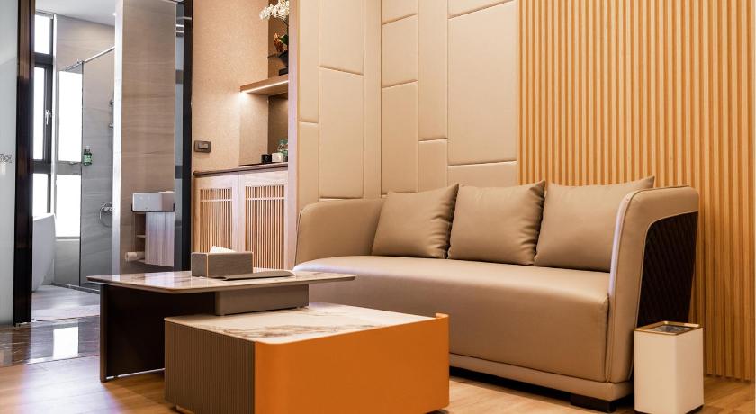 Image of Deluxe Suite 4