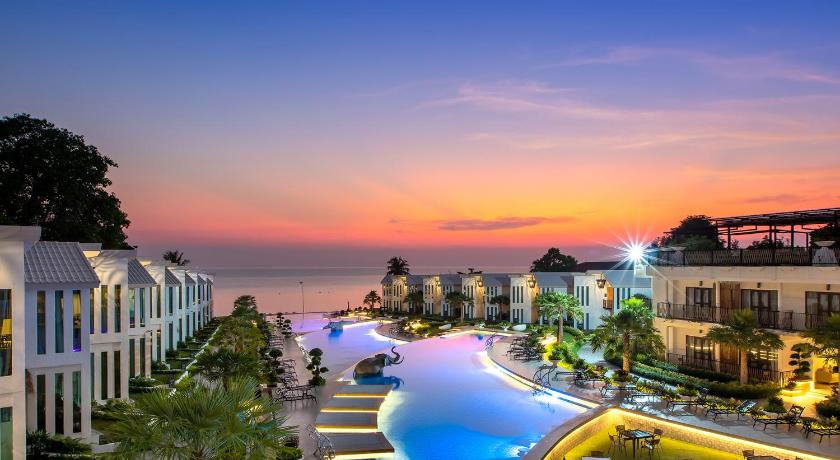 Vannee Golden Sands Beachfront Resort 