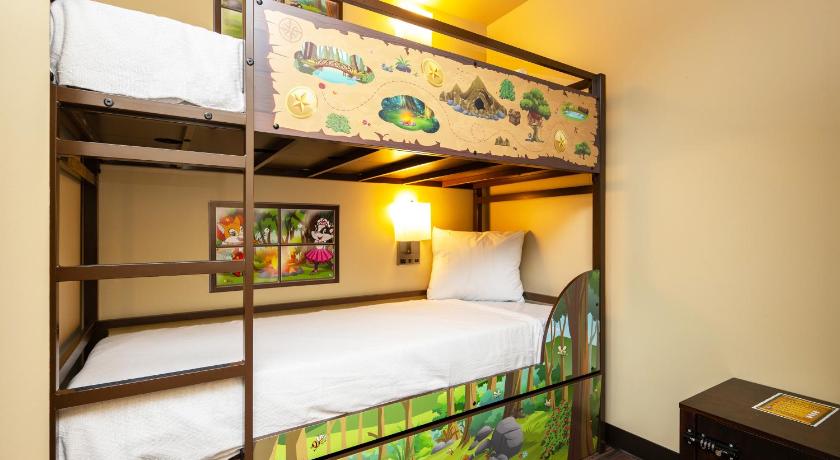 Image of Family Junior Suite 11