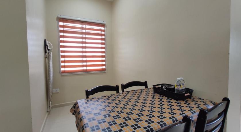 MUSLlM ONLY Wifi 3 Room with 2 aircond Menanti Village Homestay photo