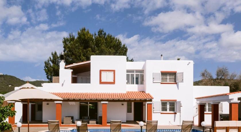 Villa KM2 lovely villa located just outside of Sa Carroca a 5 minute drive from Playa den Bossa photo