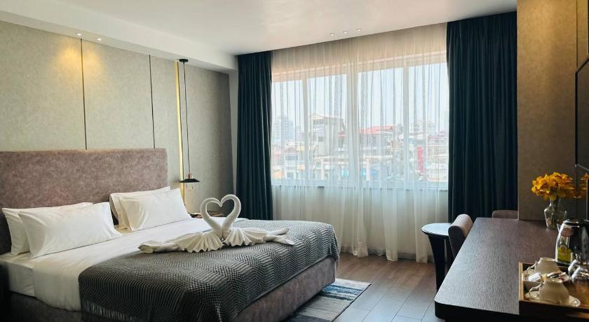 Image of Deluxe Single 1