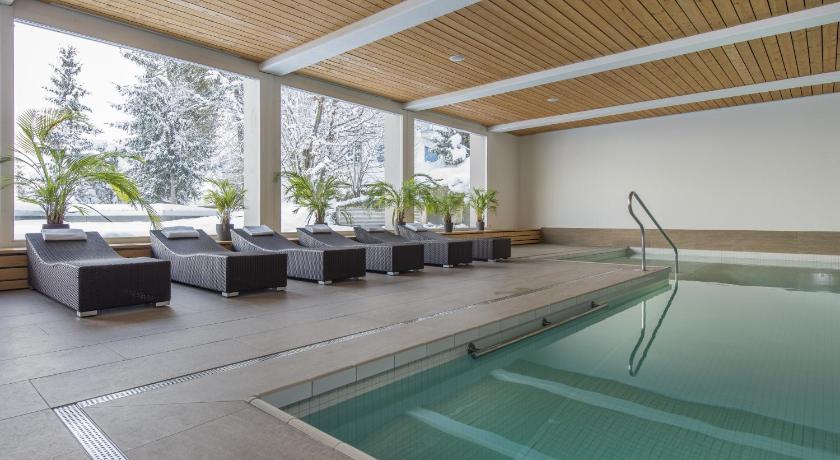 Hotel des Alpes photo