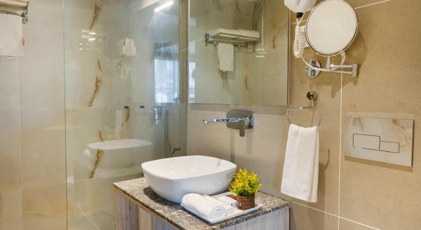 Hotel Kailash Plaza photo