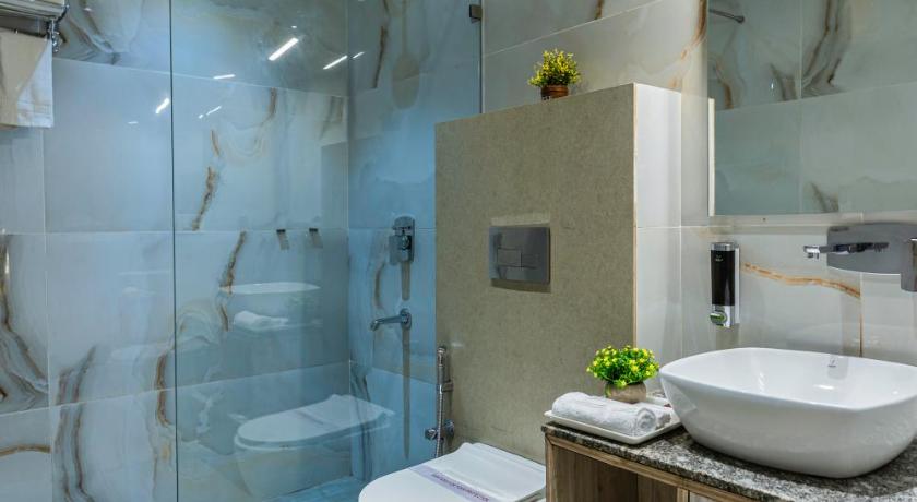 Hotel Kailash Plaza photo