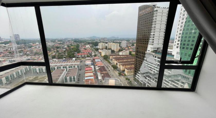 Image of Executive Suite 16
