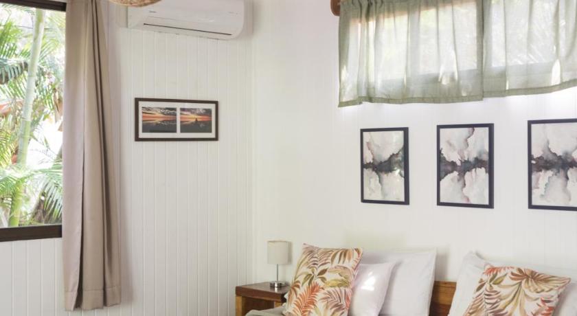 Image of Apartment with Pool View 7