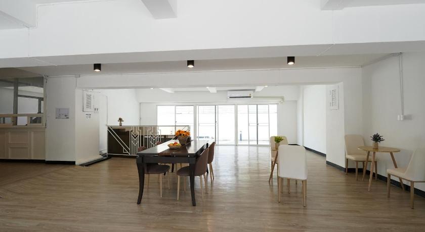 Bangkok RoomQuest IT Square Don Mueang Airport 3-Star Hotel exterior