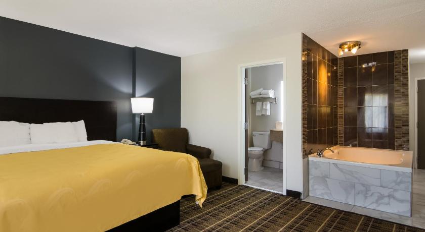 Quality Inn Aurora - Naperville Area photo