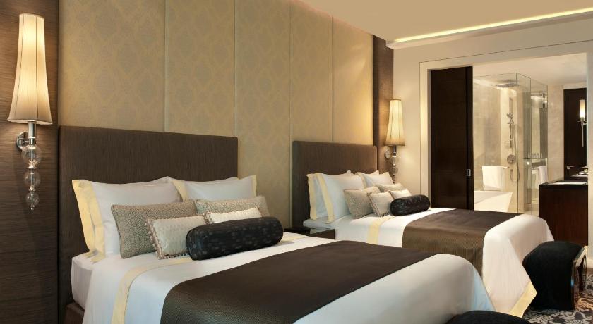 Image of Grand Deluxe Skyline, Guest Room, 2 Queen, Skyline View 1