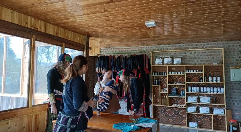 사파 May Kim Ta Phin Homestay 3성급 게스트하우스 수영장