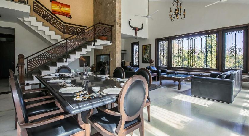 StayVista at Shiraz Villa photo