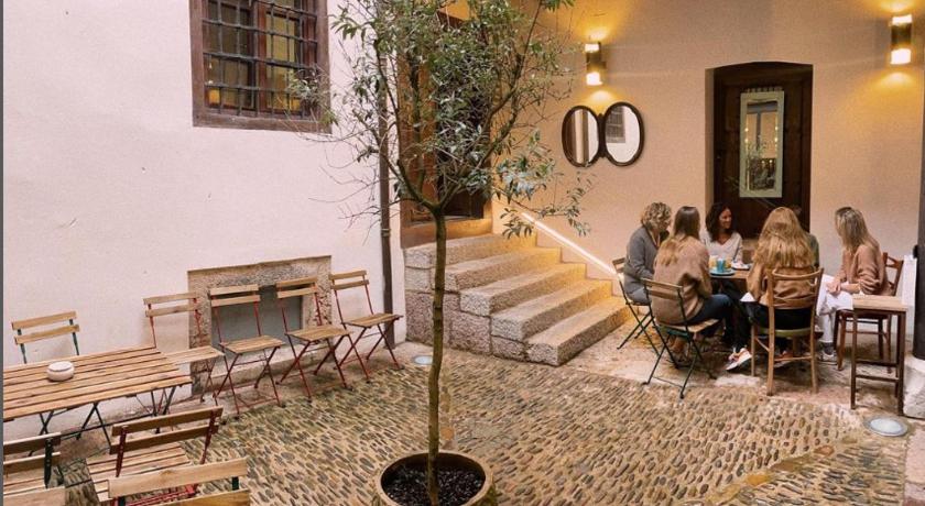 Hostel Quartier Leon Jabalquinto — Hotel in Leon