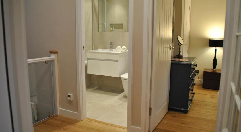 One Bedroom Central Windsor Flats with Parking photo