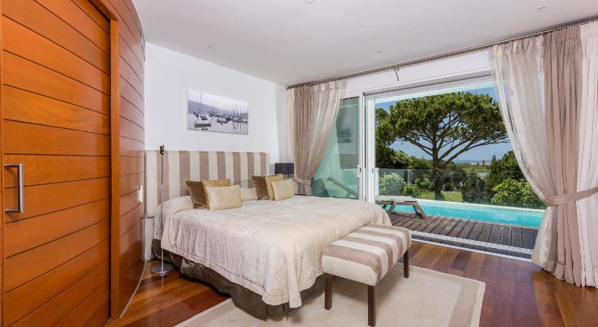 Sunny Lounge Apartment — Hotel in Almancil