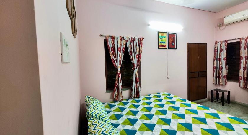 Spacious 3BHK House opp South City Mall photo