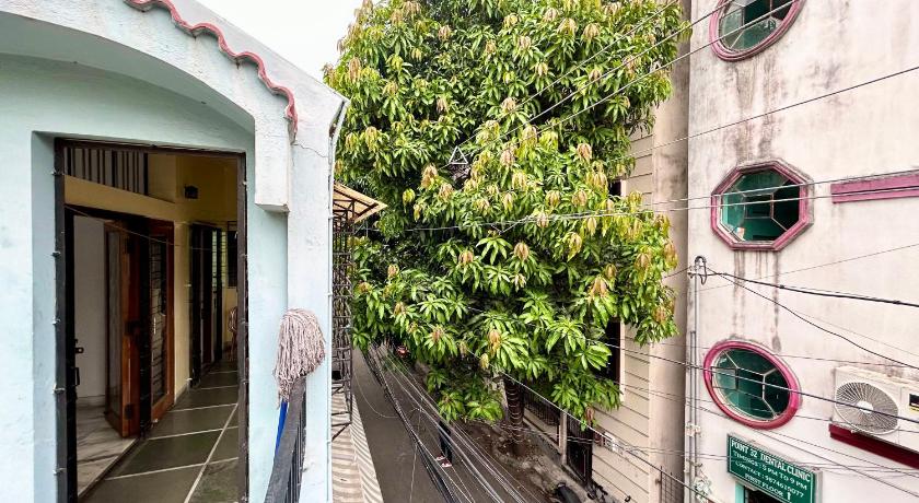 Spacious 3BHK House opp South City Mall photo