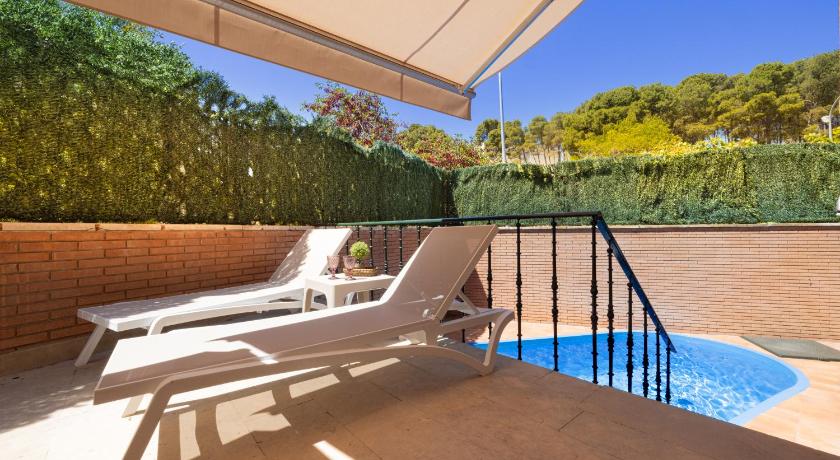 CASA CON PISCINA EN EL CENTRO