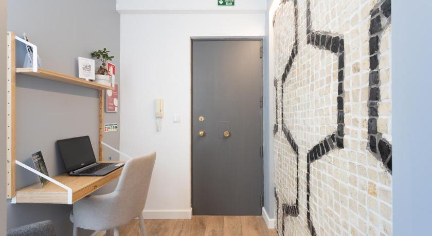 Lisbon Airport Suites - image 8