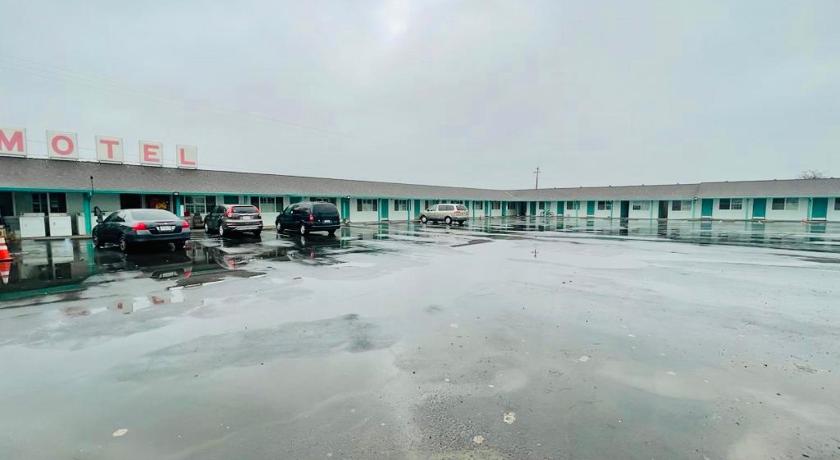 Wiebe Motel photo