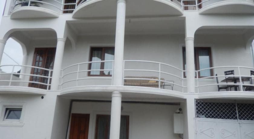 Merabi Guest House — Hotel in Batumi