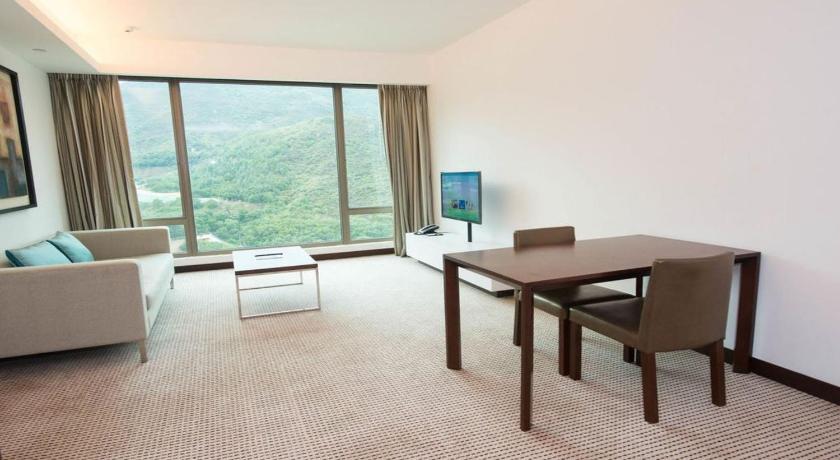 Image of One-Bedroom Suite with Mountain View 4