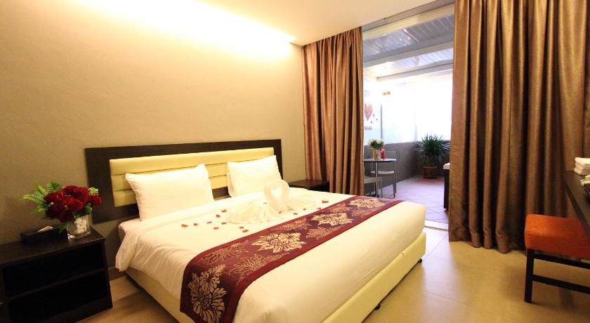 Image of Honeymoon Suite 0