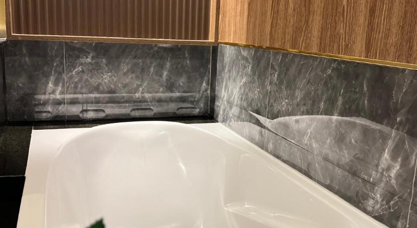 Image of Suite Family Room 11