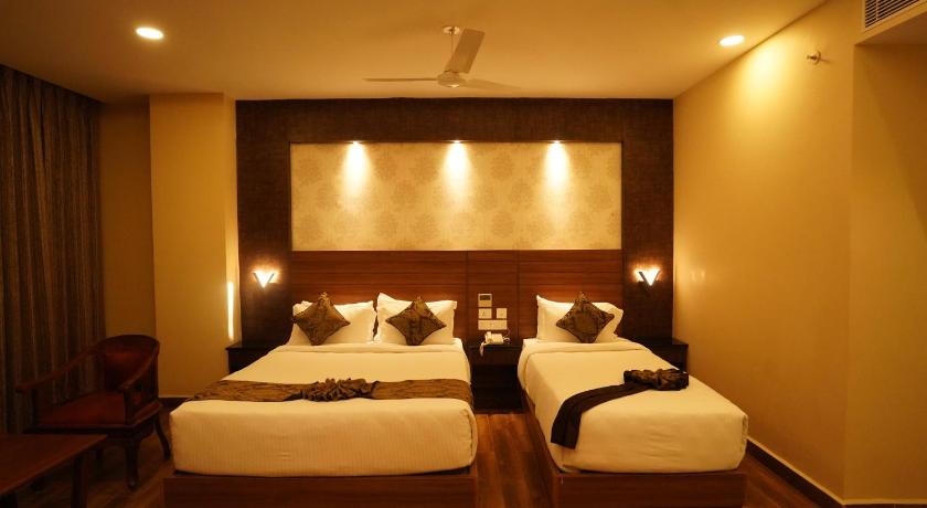V FIVE HOTEL photo
