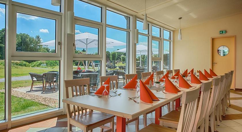 JUFA Hotel im Bruckenkopfpark - Julich photo