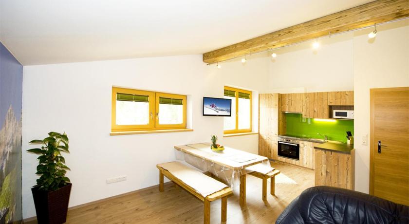 Image of Family Apartment with Balcony and Lake View 6