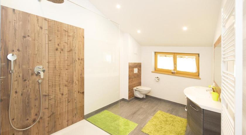 Image of Family Apartment with Balcony and Lake View 14