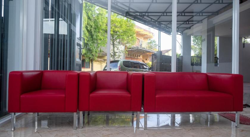 RedDoorz Syariah near Transmart Pabelan Solo – Kartasura, SD
