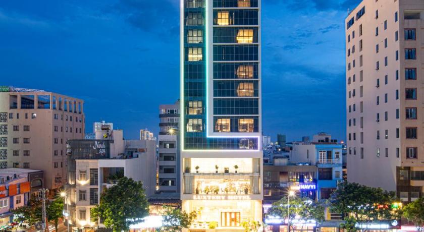 Luxtery Hotel - image 7