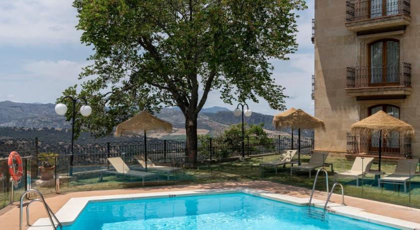 ロンダ Parador de Ronda 4つ星 ホテル 外観