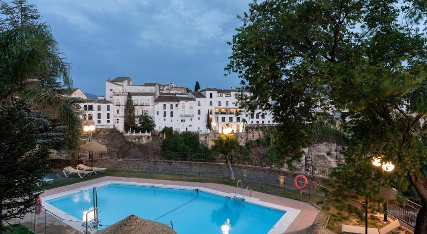 ロンダ Parador de Ronda 4つ星 ホテル スイート
