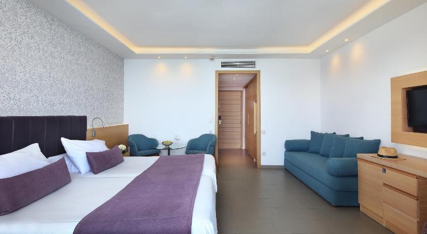 Image of Deluxe Room 6